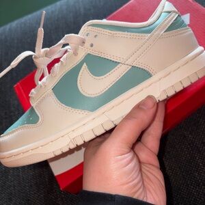 Nike Low-Top Sneakers in Teal and Cream